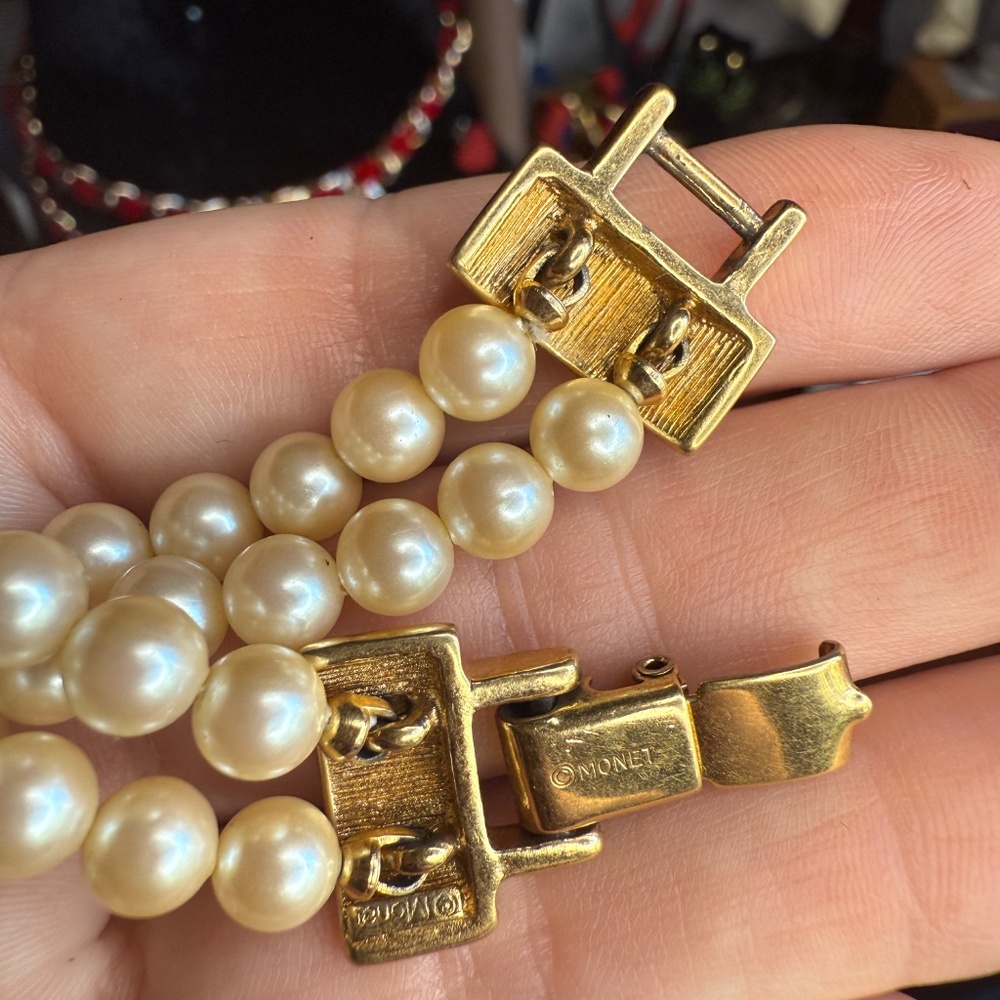 Vintage Monte 2 Strand Glass Pearl and Gold Tone Choker - Picture 7 of 11